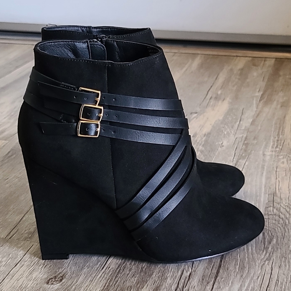 ShoeDazzle Wedge Booties